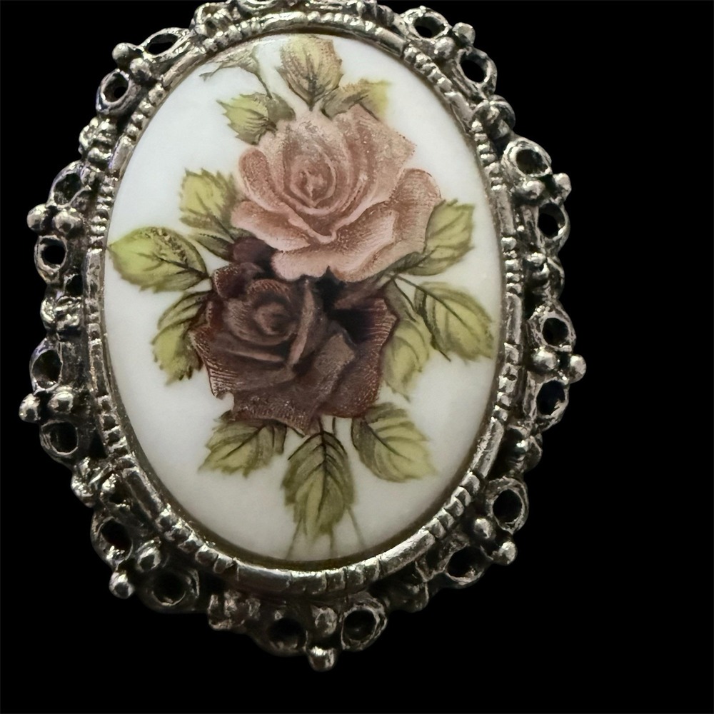 Vintage Oval Silver Tone Cameo Flowers Roses Brooch Pin/Pendant Cottagecore